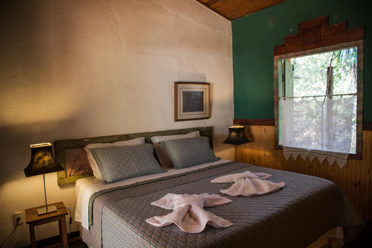 Casa Iris De Van Gogh Hotel Brumadinho Eksteriør billede